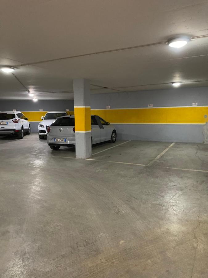 Nemis Apartments In The Centre Of Tirana Four Free Parking Zewnętrze zdjęcie