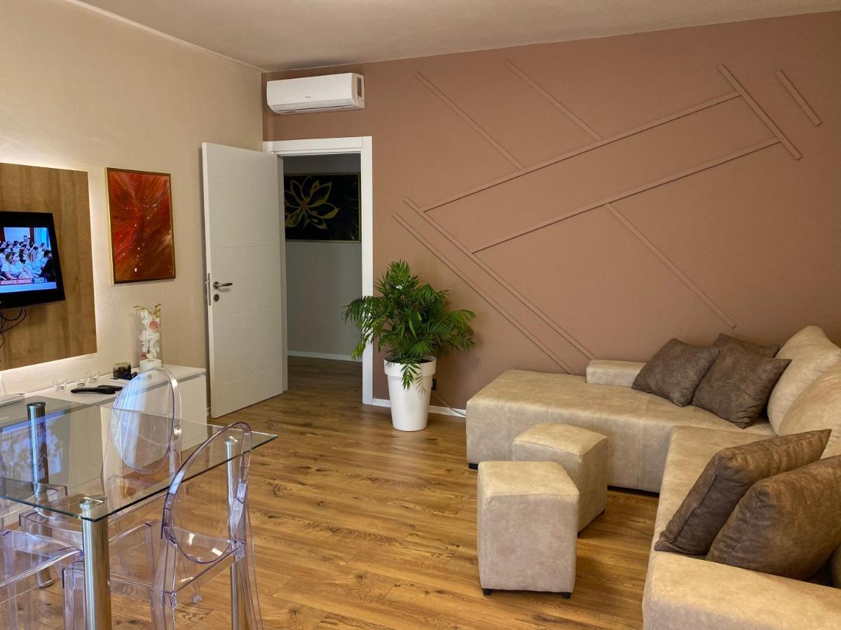 Nemis Apartments In The Centre Of Tirana Four Free Parking Zewnętrze zdjęcie